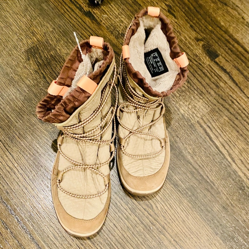 EUC Clark’s Thermal Boots 8.5